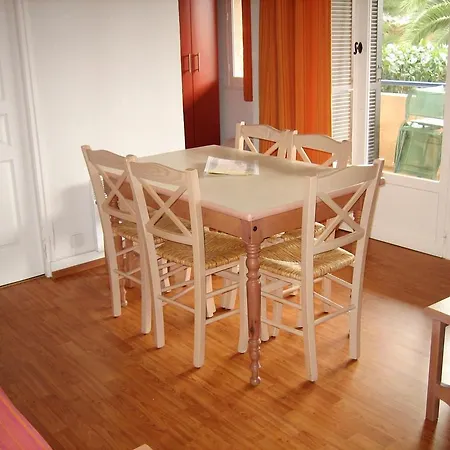 Odalys Les Mimosas Apart Otel Saint-Raphaël